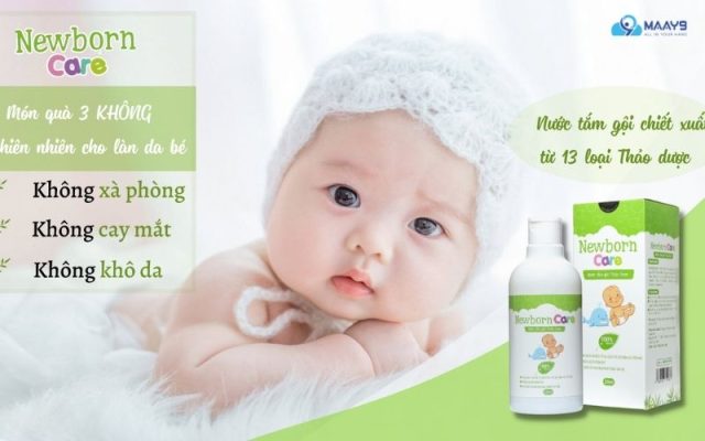 vệ sinh vùng kín cho bé gái sơ sinh bằng nước tắm thảo dược newborn care